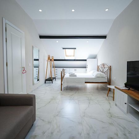 City Center Hideout - Studio Apartment Tirana Extérieur photo