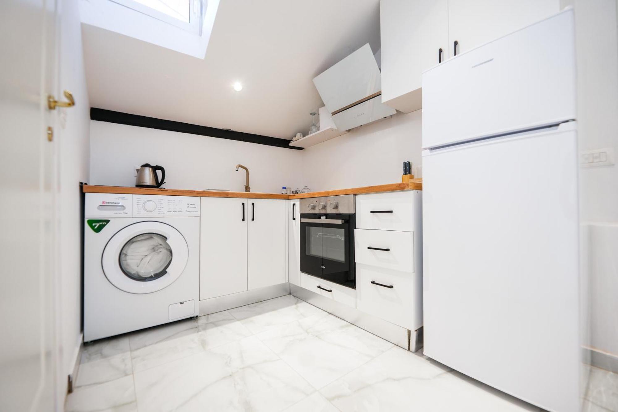 City Center Hideout - Studio Apartment Tirana Extérieur photo